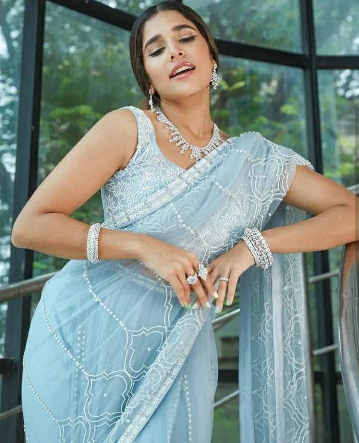 sky blue saree matching jewellery